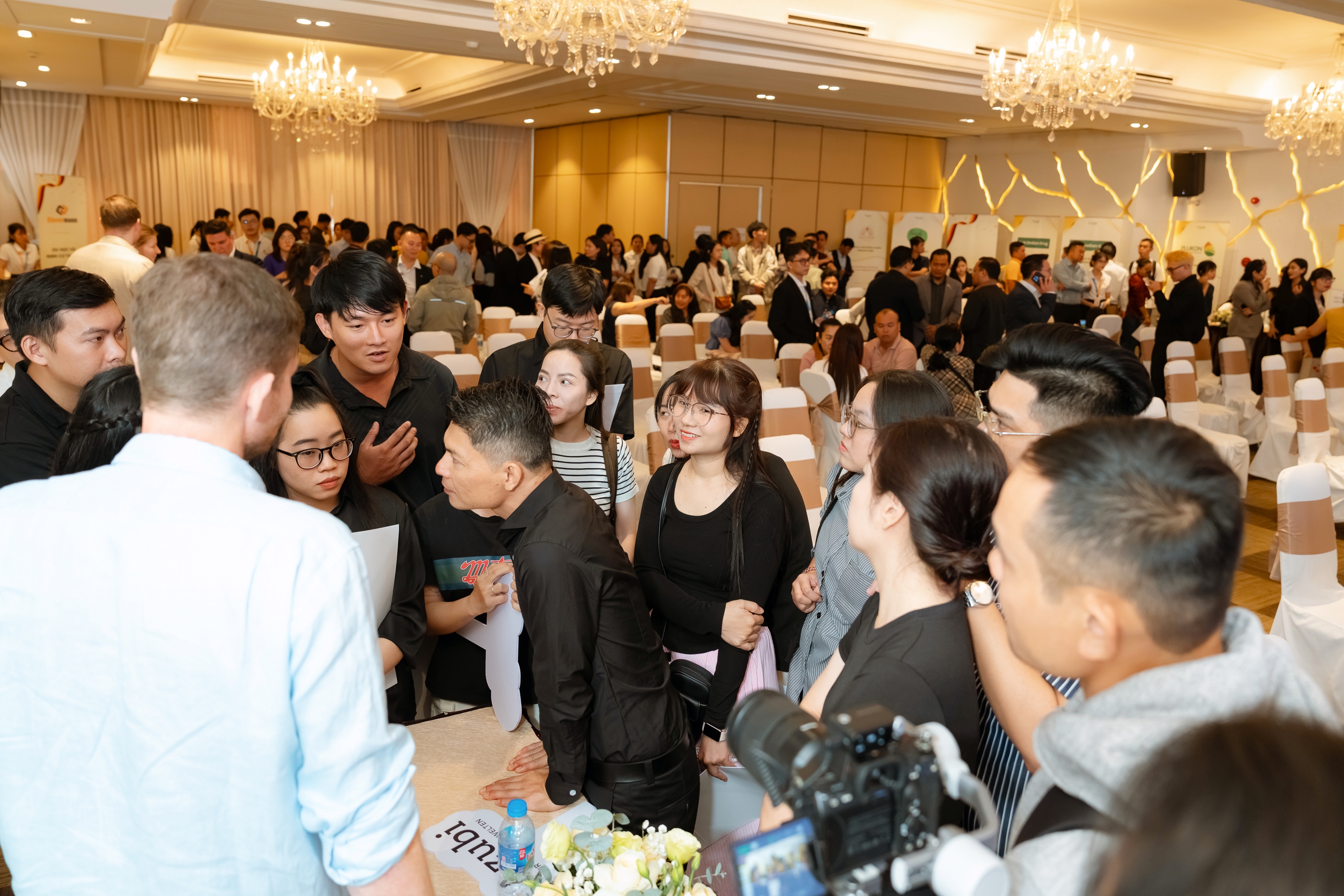 Tư vấn trực tiếp với đối tác Đức